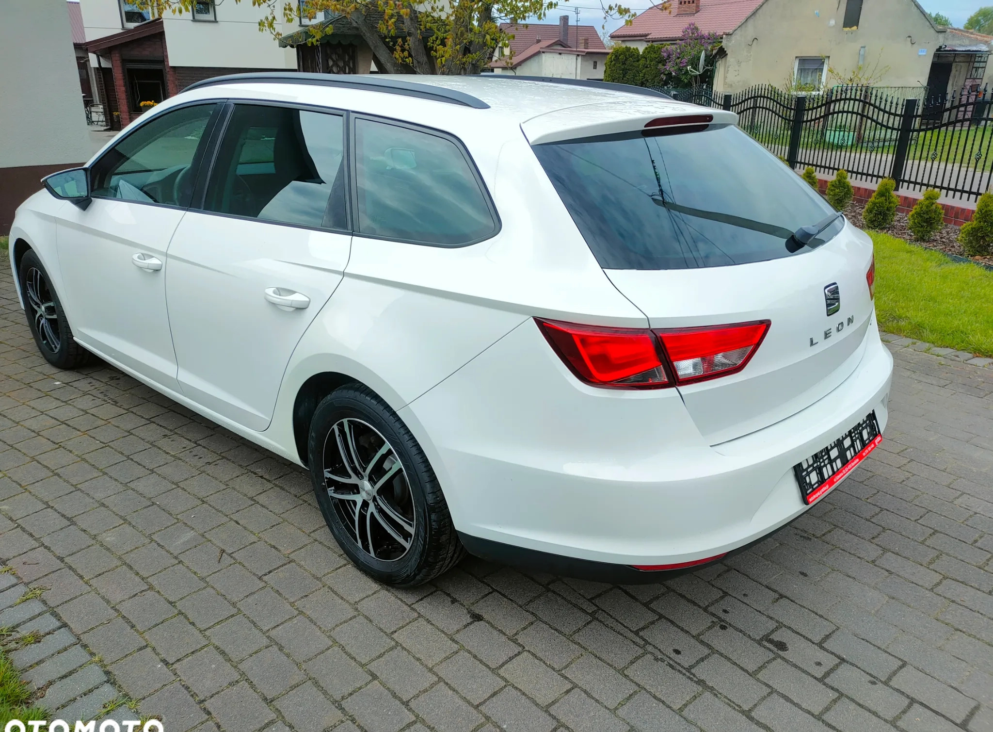 Seat Leon cena 36900 przebieg: 158000, rok produkcji 2014 z Sanok małe 352